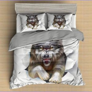 Wolf duvet cover with attack