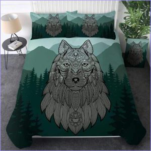 Mountain wolf duvet cover