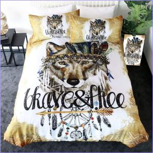 Proud and free wolf duvet cover