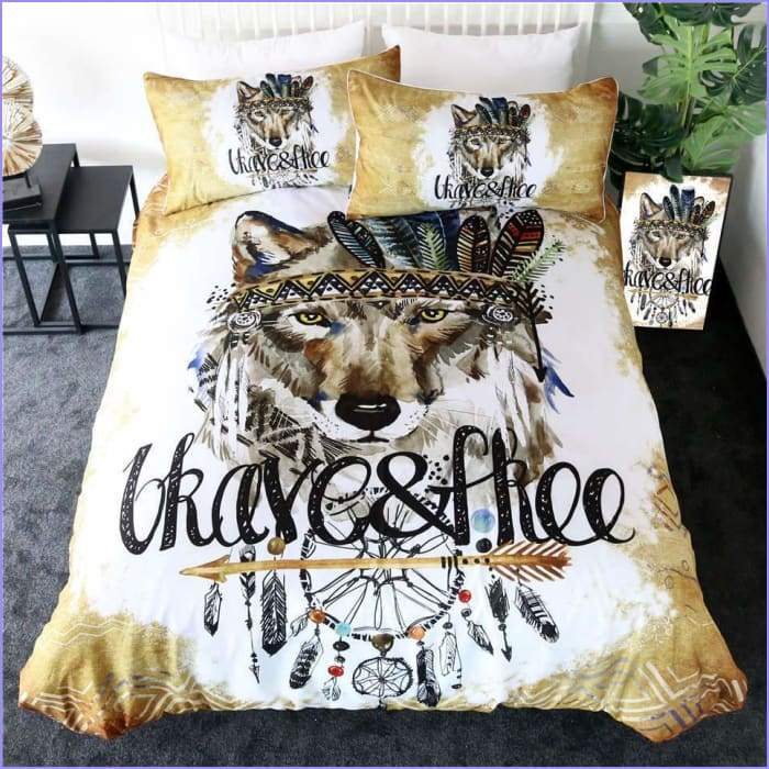 Proud and free wolf duvet cover