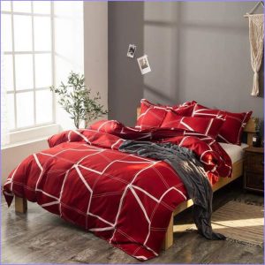 Red pattern duvet cover