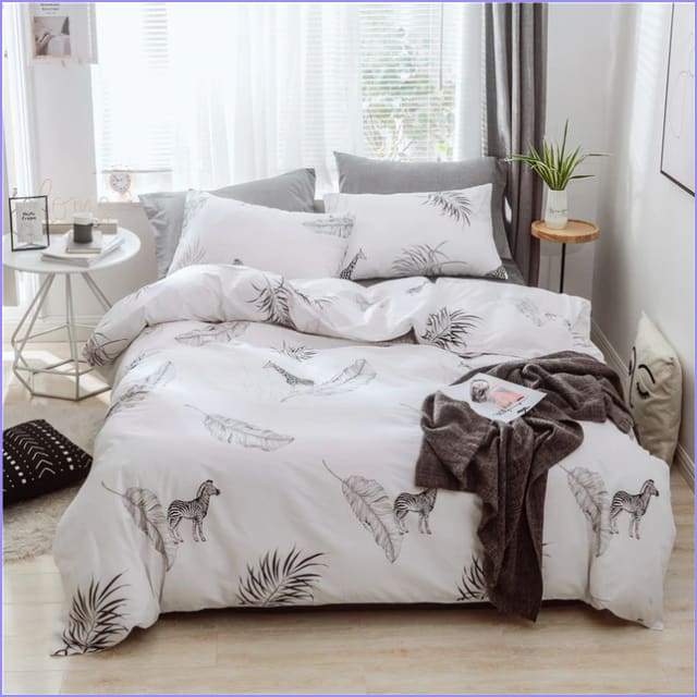 Zebra feather duvet cover